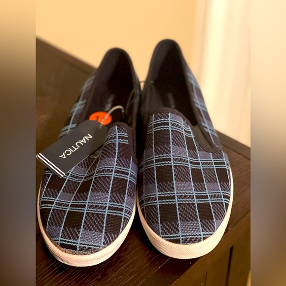 NWT - NAUTICA Sunchaser Blue Plaid Canvas Shoes Slip On size 11 FREE SHIPPING 📦 - Picture 1 of 4